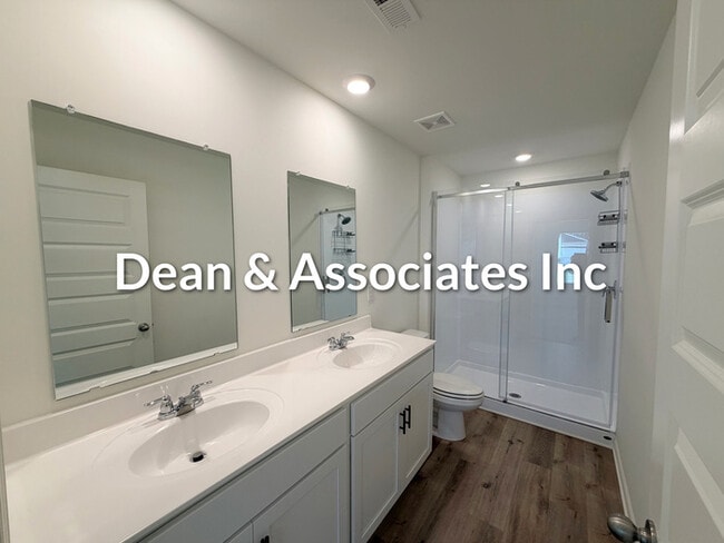 Building Photo - 827 Fish Camp Rd