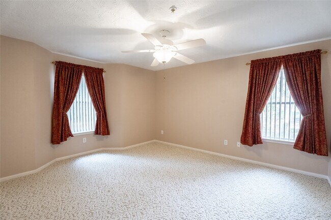 Building Photo - 8051 Bay Branch Dr