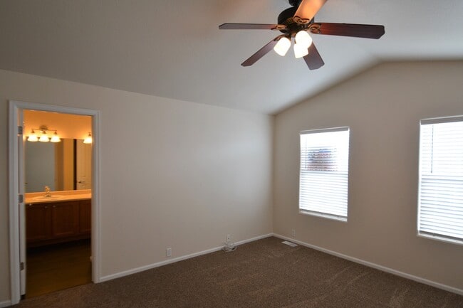 Building Photo - Beautiful townhome near Ft. Carson available to move in!