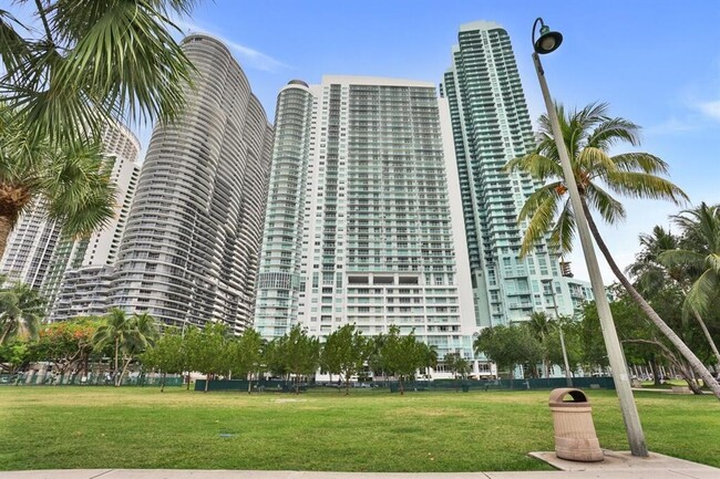 Building Photo - 1800 N Bayshore Dr