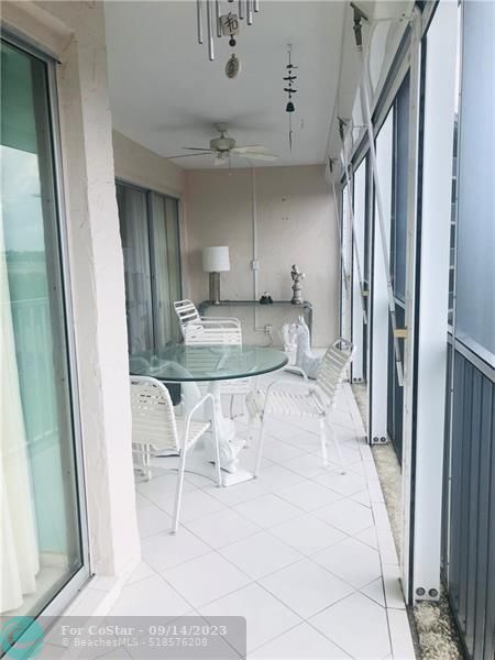 Building Photo - 1523 E Hillsboro Blvd