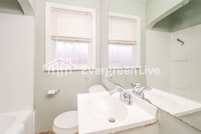 Building Photo - 7506 Lydia Ave