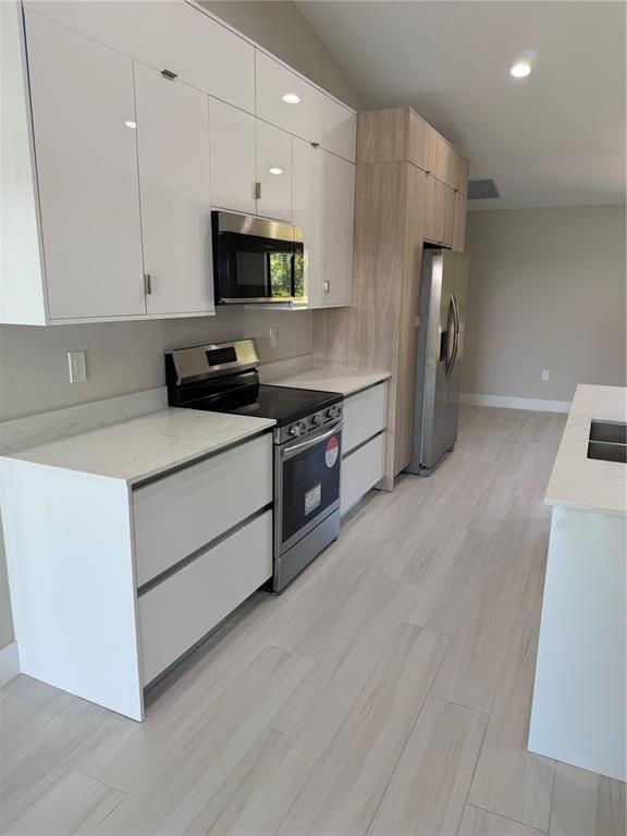 Building Photo - 23367 Mayville Ave