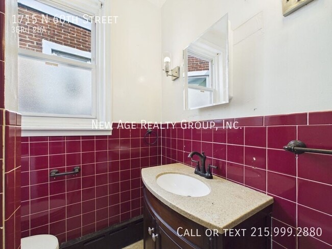 Building Photo - 1715 N 60th St