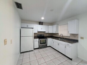 Building Photo - 5899 Mango Rd