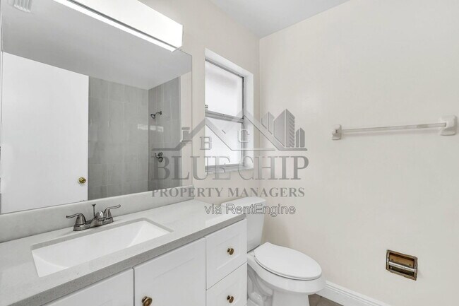 Building Photo - 5322 Jade St
