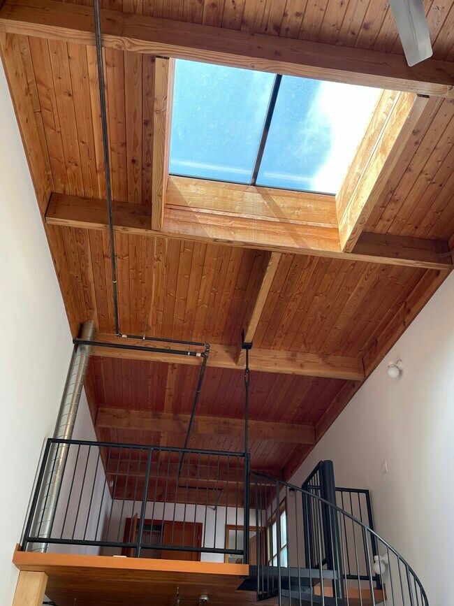 Building Photo - 8777 N Lombard St