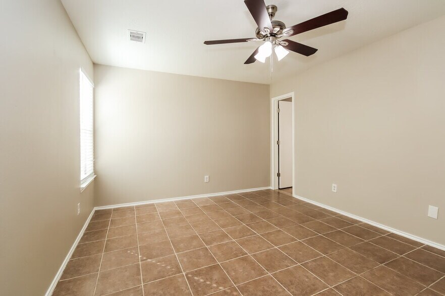Building Photo - 10005 Sterling Pl Dr