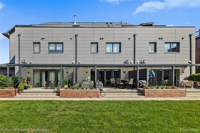 Building Photo - 284 Eliot St