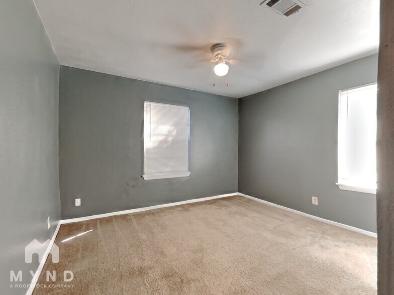 Building Photo - 305 Sherbrook Ct
