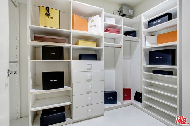 Building Photo - 11921 Dorothy St