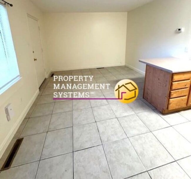 Building Photo - 1 Bedroom Apartment in SLC