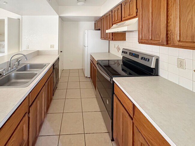 Building Photo - 4016-4022 North Calle Grande