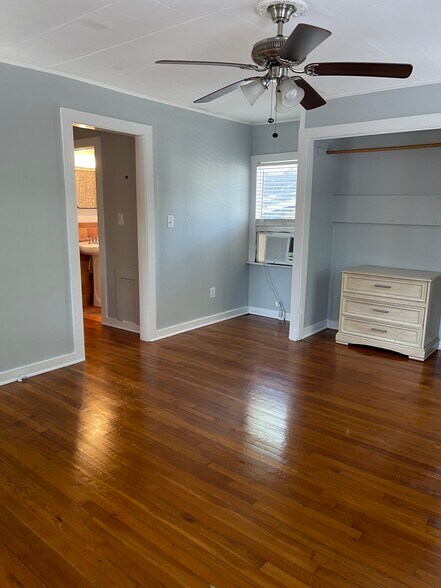 Building Photo - 516 Cathcart Ave