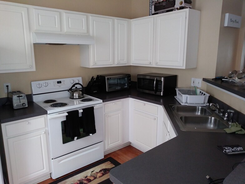 Building Photo - 132 Benfield Cir