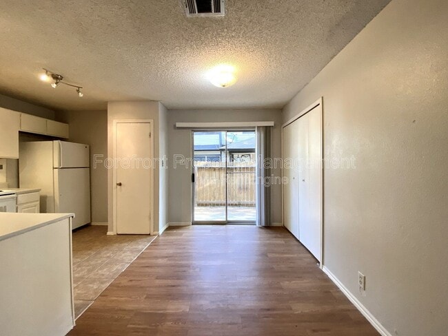 Building Photo - 5225 Meadow Field