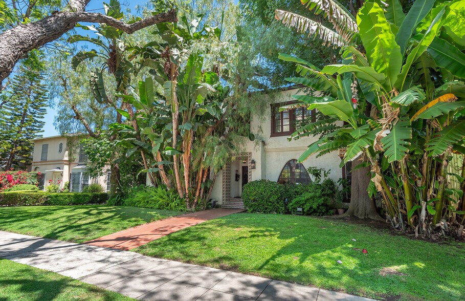 Primary Photo - 340 N Oakhurst Dr