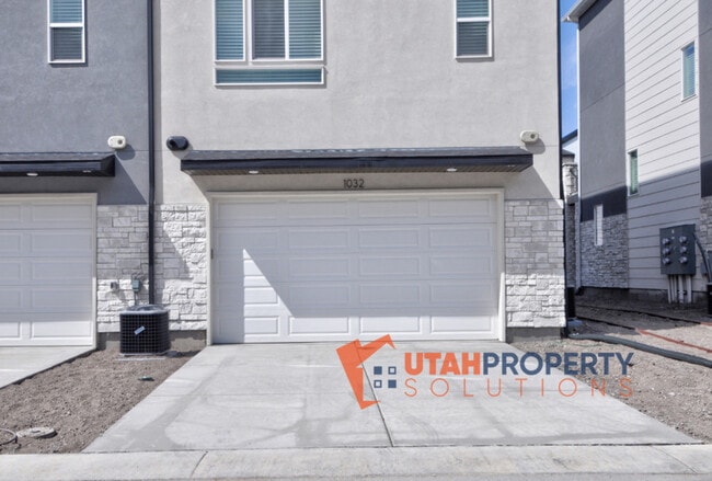Building Photo - 1032 W 430 S