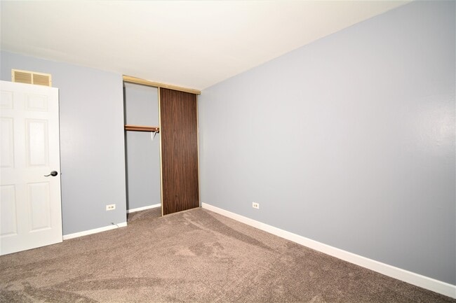 Building Photo - 1126 Honeywood Dr