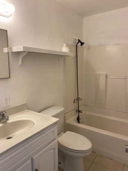 Building Photo - 4524 Howard St