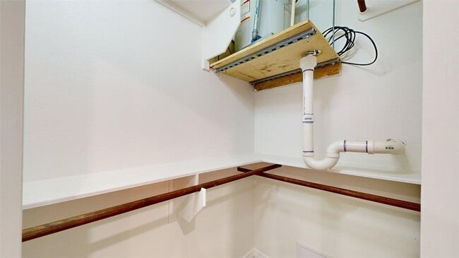 Building Photo - 206 N Main St