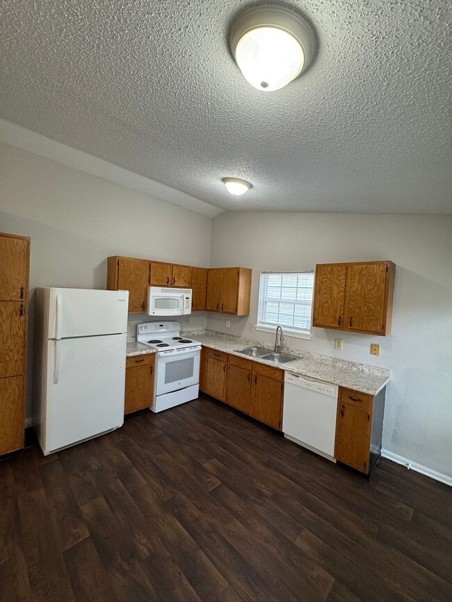 Building Photo - Pike Township - 3 bedroom home