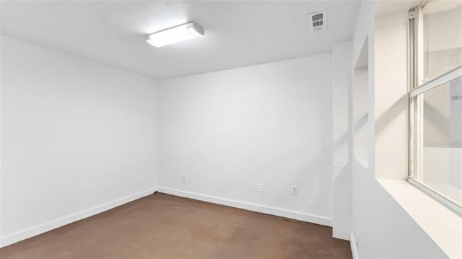 Building Photo - 5748 N Graham Rd