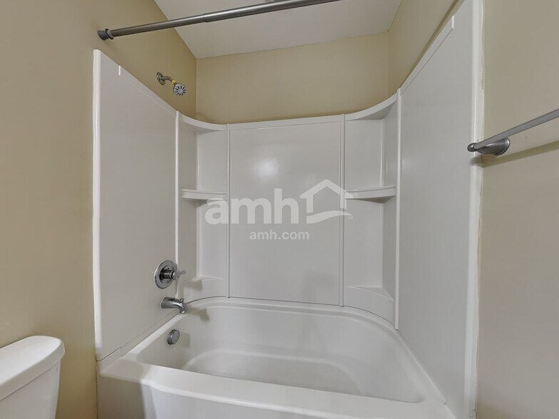 Building Photo - 30 Winslow Cir