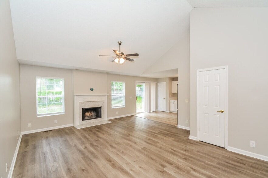 Building Photo - 624 Mable Dr