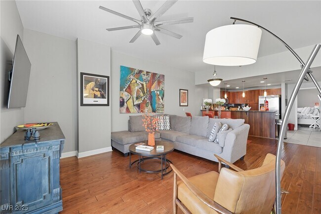 Building Photo - 150 S Las Vegas Blvd