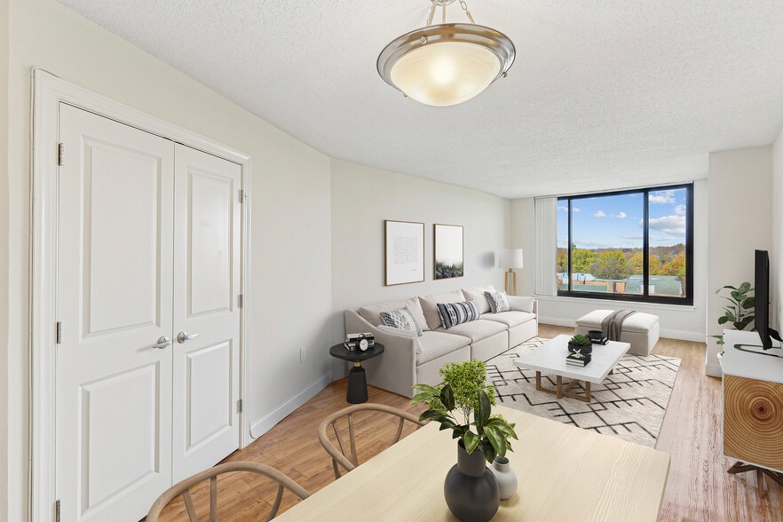 Building Photo - Ellicott House