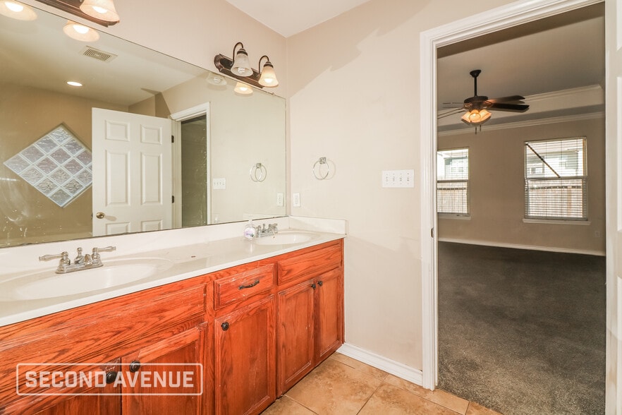 Building Photo - 6822 Wall Street