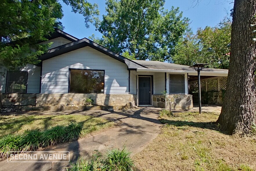 Primary Photo - 1110 9th Ave