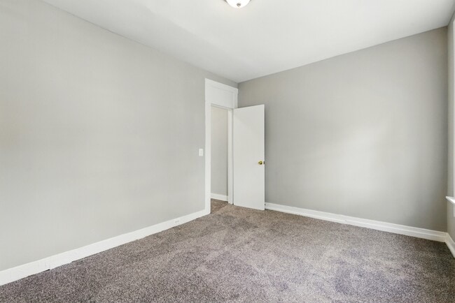 Building Photo - 2766 Kinsey Ave
