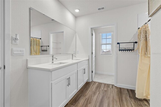 Building Photo - 455 Talisi Lp