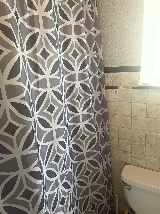 Building Photo - 746 Church St Ext