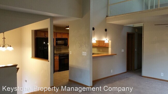 Building Photo - 4 br, 2 bath House - 2076 South Ridge Dr