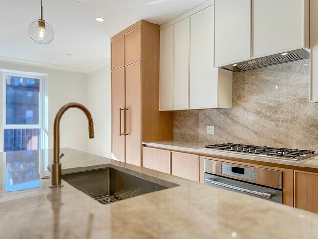 Building Photo - 144 Worcester St