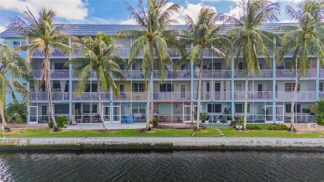 Building Photo - 801 NE 18th Ct