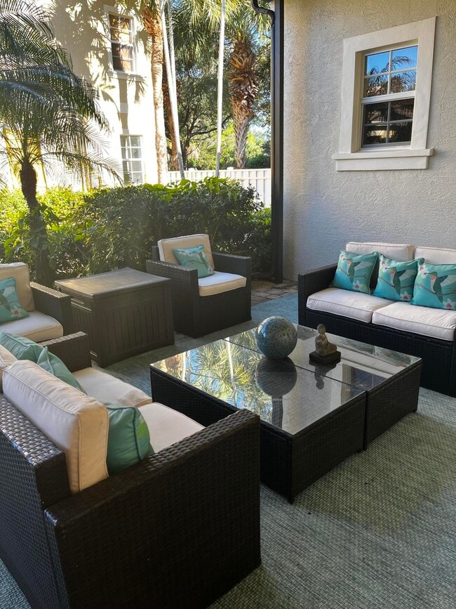 Building Photo - 127 Arklow Ave