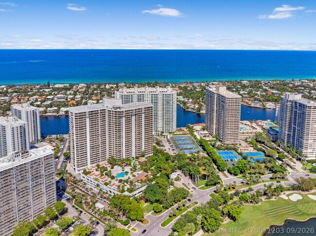 Building Photo - 3701 N Country Club Dr
