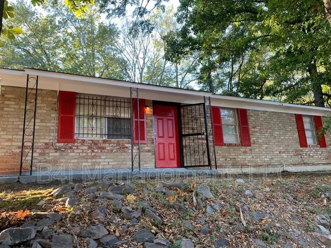 Primary Photo - 3025 Sprucewood Dr