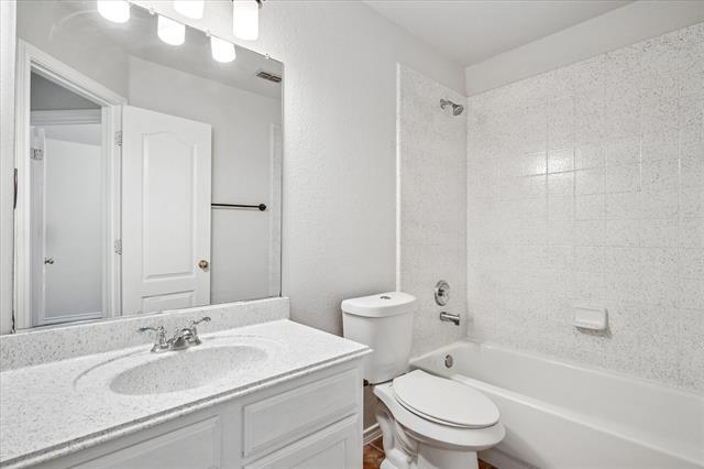 Building Photo - 1700 Bur Oak Dr