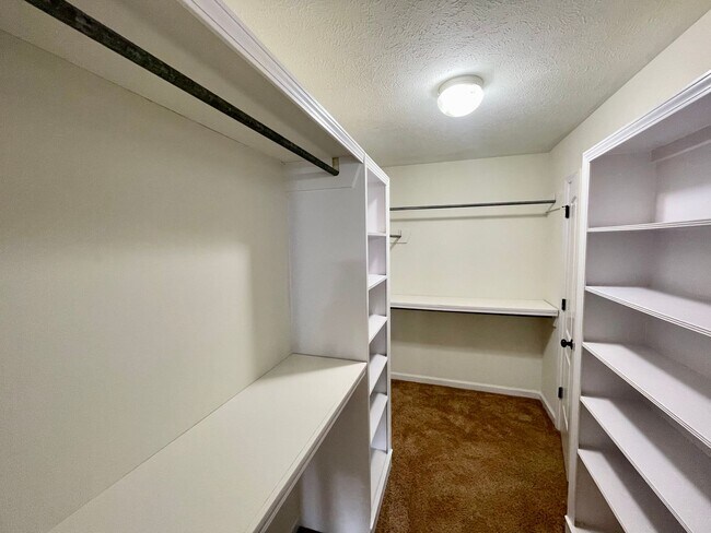 Building Photo - 111 Stapleton Dr