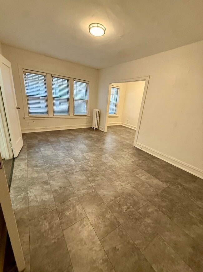 Building Photo - 5309 N Winthrop Ave
