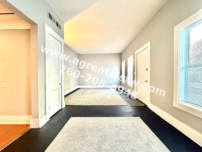 Building Photo - 209 S West St