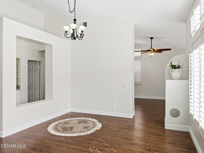 Building Photo - 1698 Ramona Dr