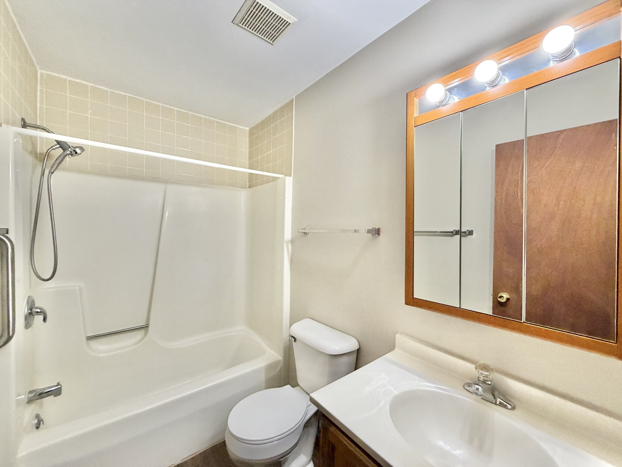 Building Photo - 2047 Colony Ct