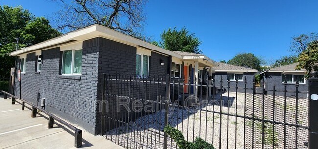 Building Photo - 3339 Simmons St