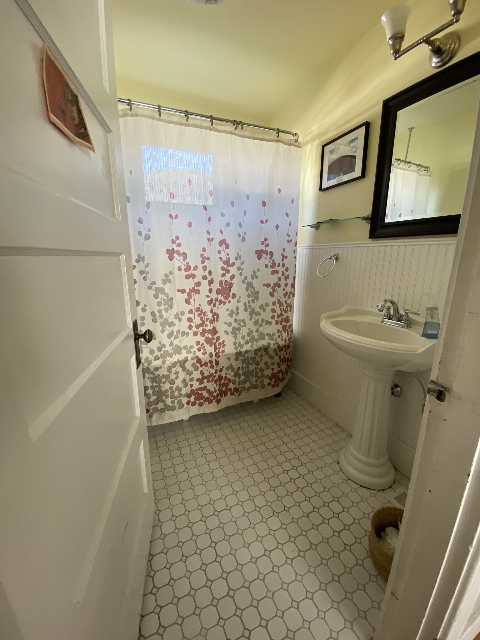 Main Floor Bathroom Shower - 1529 N Killingsworth St